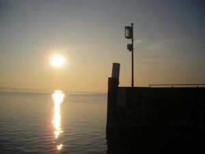 Urlaub am Bodensee, Einfahrt in den Fährhafen