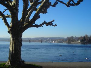 Urlaub am Bodensee, Frühlingsbeginn an der Seestraße in Konstanz