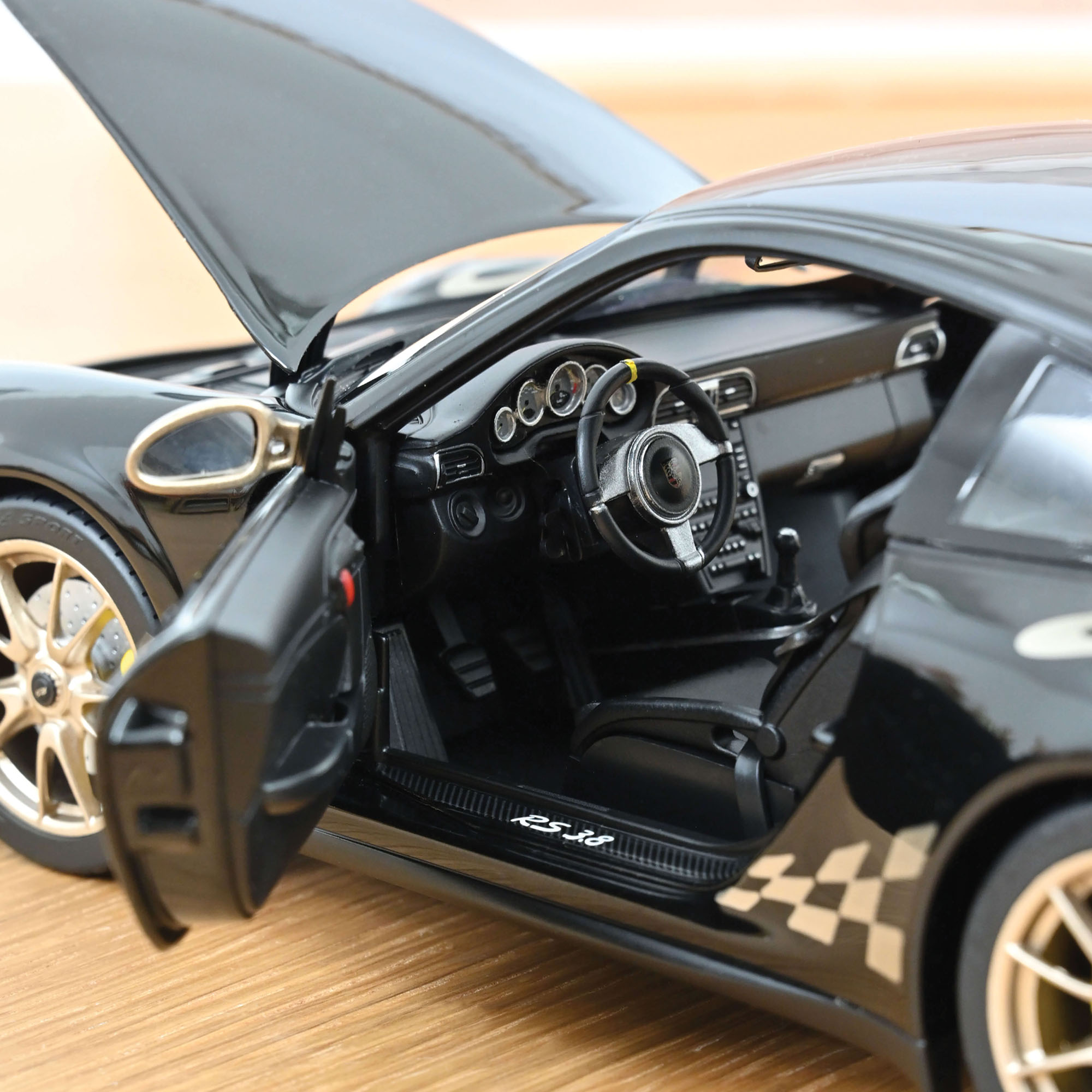 Porsche 911 GT3 RS 2009 1:18