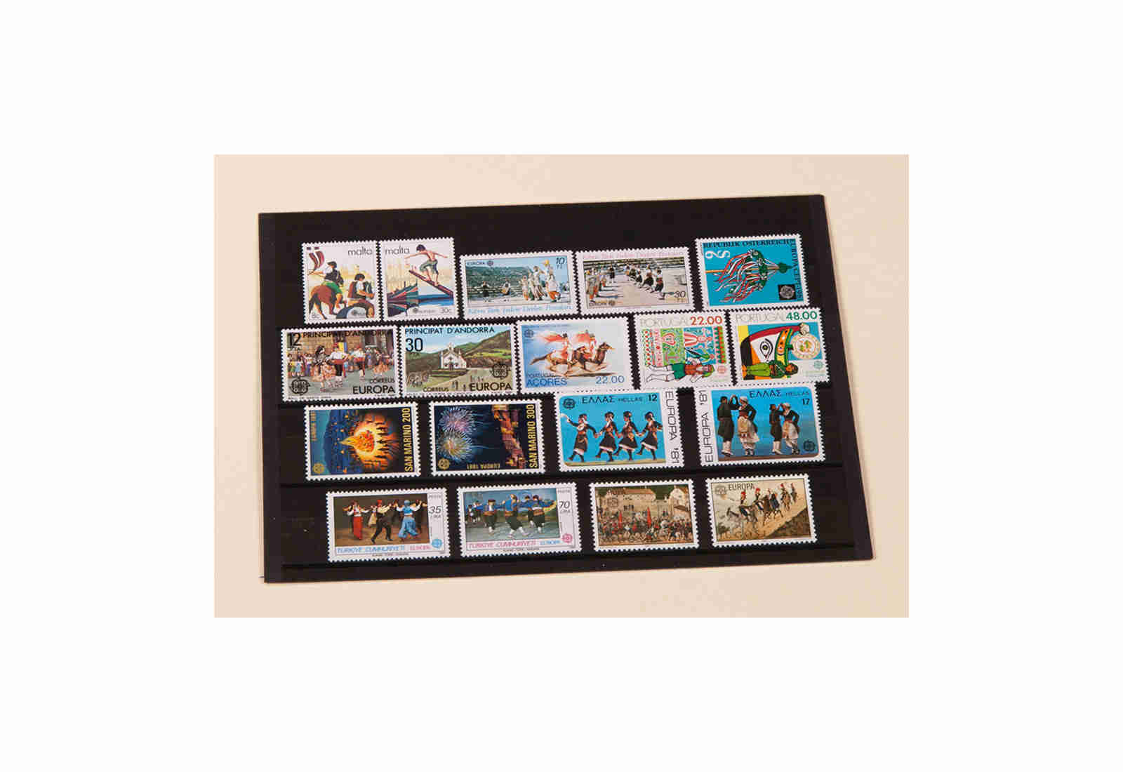 Briefmarken CEPT 22 Ausgaben aus 1981 postfrisch per 20 Stück
